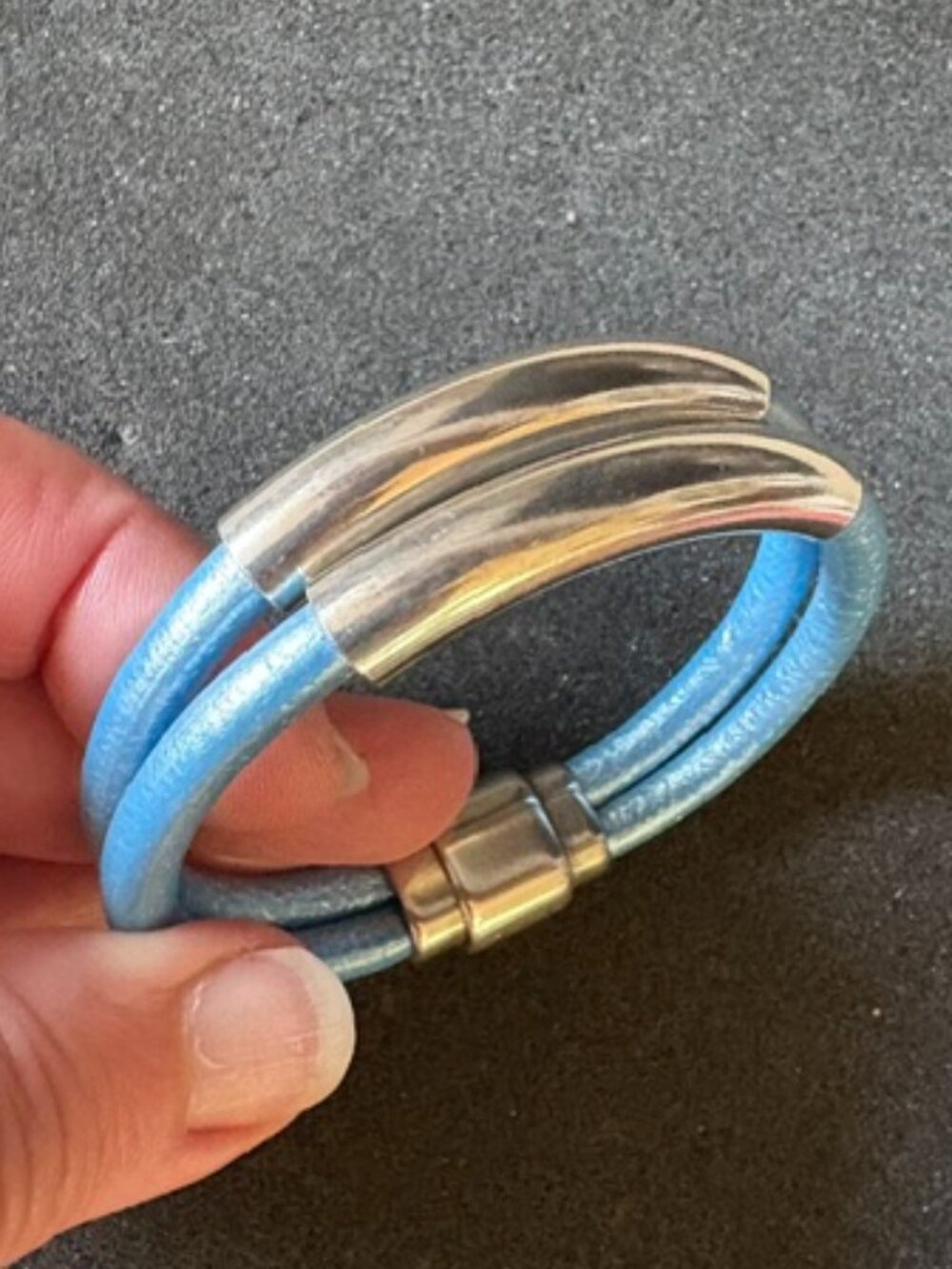 Vintage Unisex Silver & Carolina Blue Pearlized Leather Magnetic Clasp Bracelet